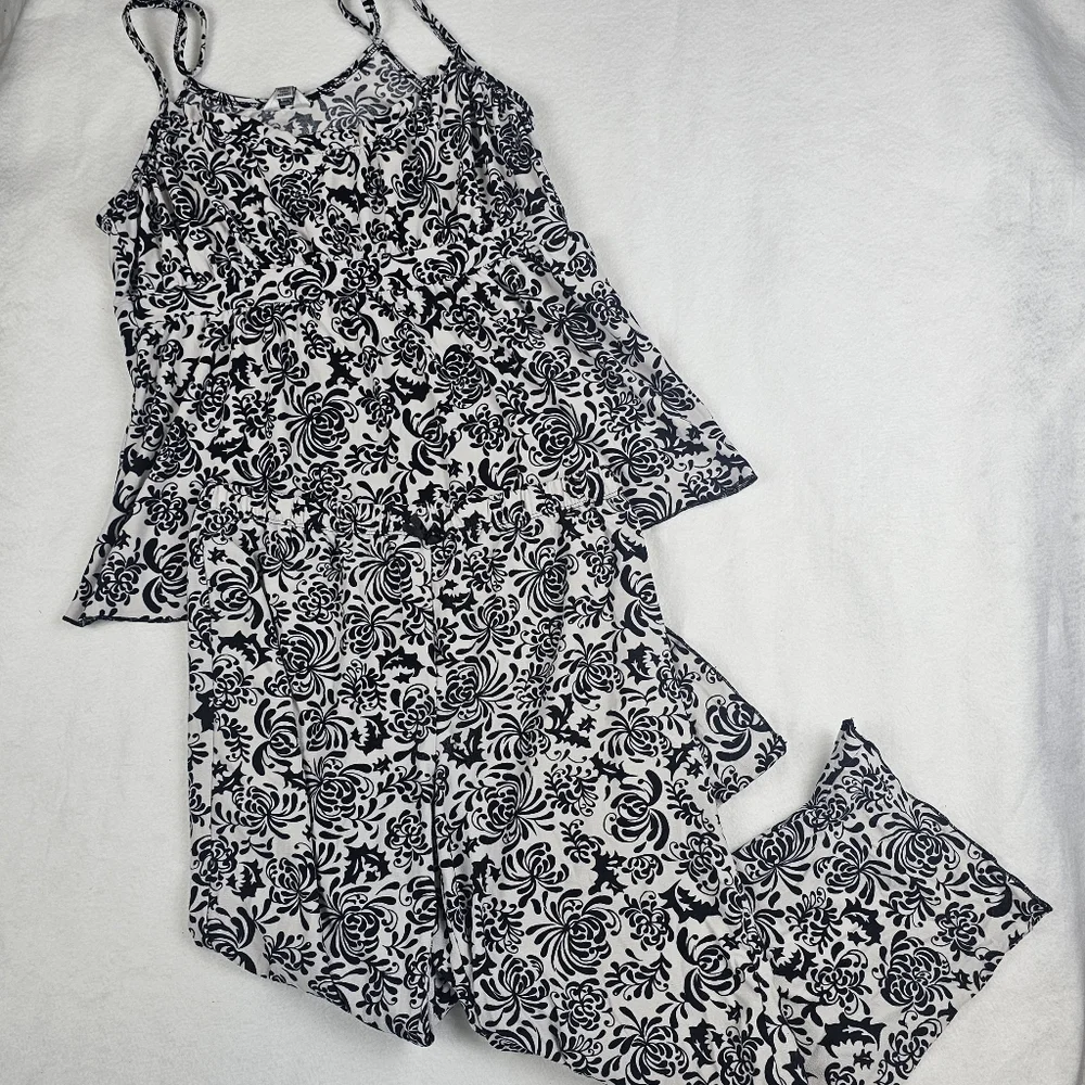 Kathryn Vintage Black White Fleur-de-lis 2 Piece Capri Sleep Set Pajama Size M‎